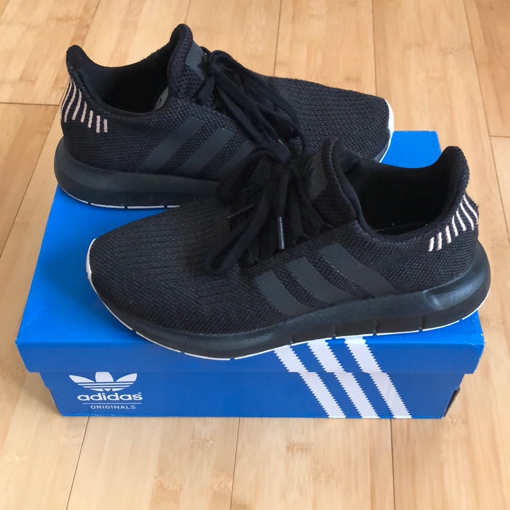 Adidas Swift Run - image 1